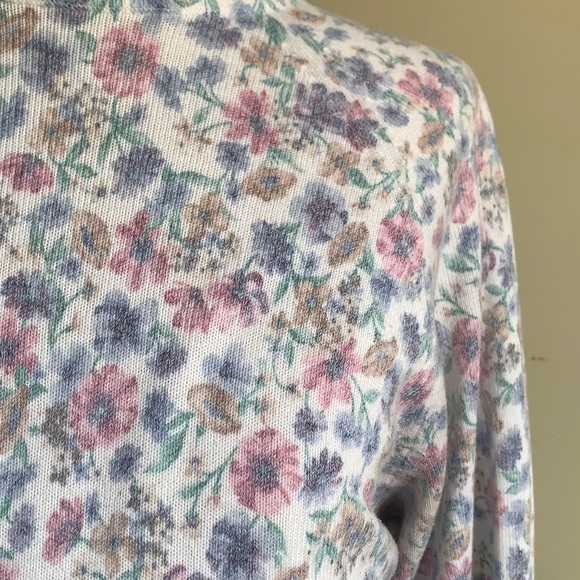 Floral Chintz Lightweight Turtleneck Knit - Picture 3 of 4